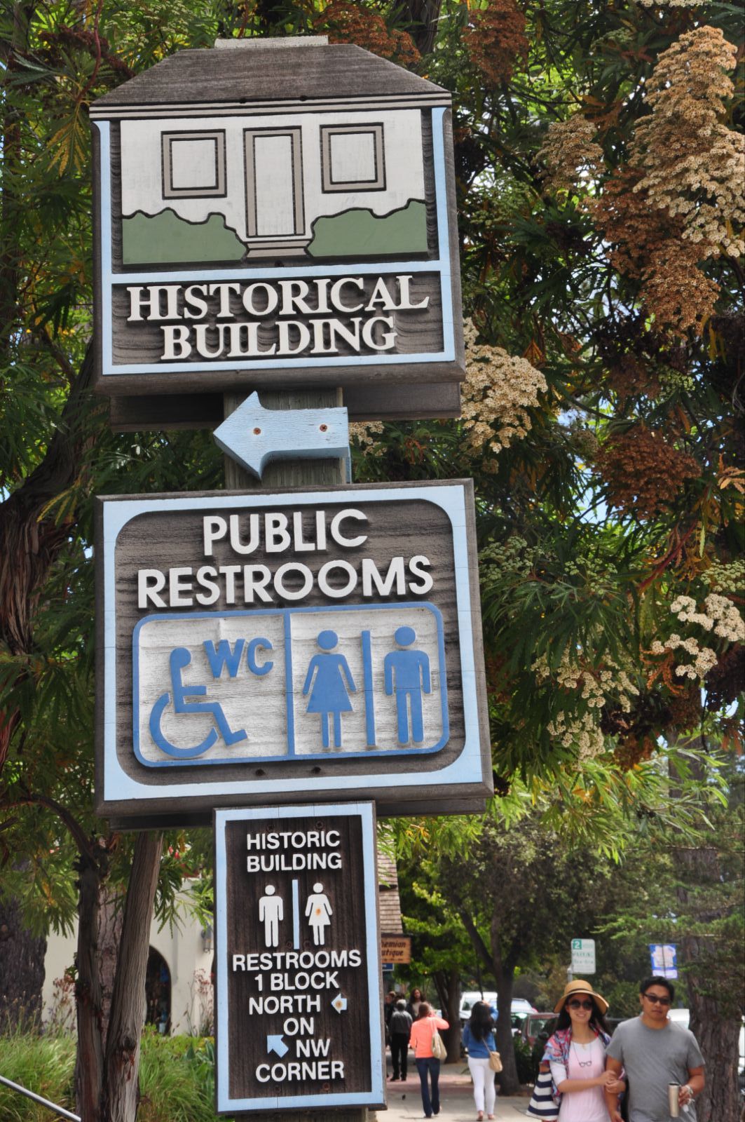 指路牌也有特色 蒙特雷湾