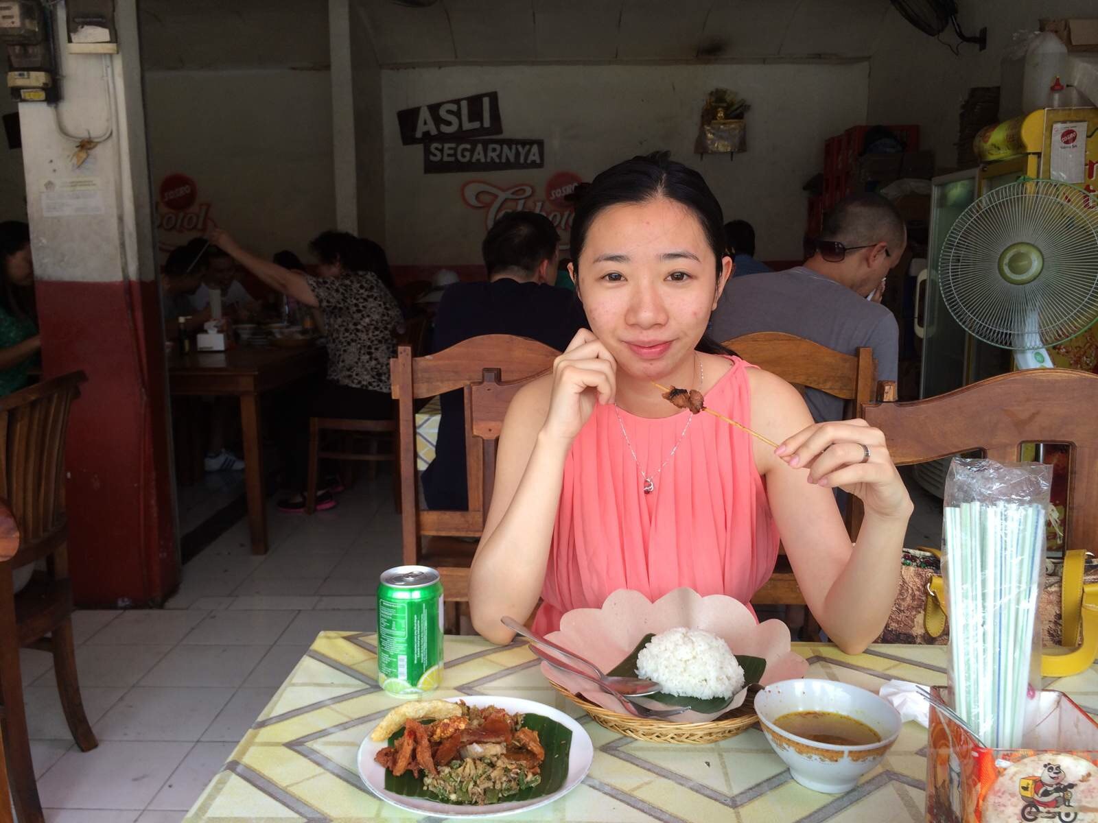 印尼火烤中国女记者是图片