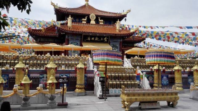 从国光到南山出租100元, 不知道是不是被宰了.