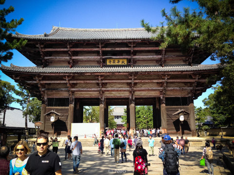 木质结构的正门 东大寺