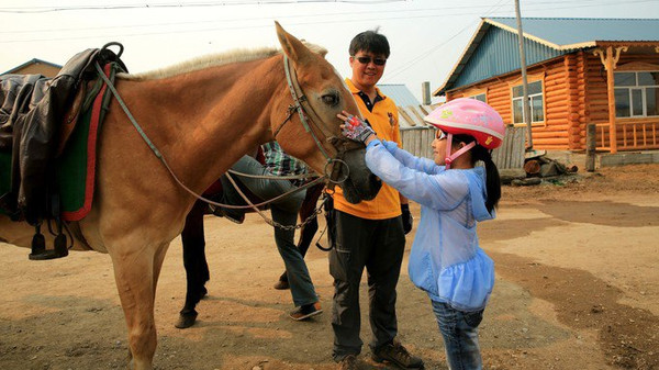 兩個女漢子還沒有過癮,於是,我們決定在這裡再次騎馬