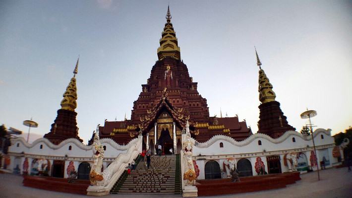 骚哆哩在金版纳