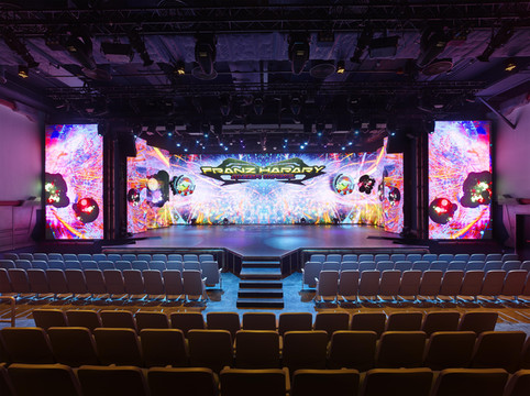 我的2015#澳门新濠影汇,看大型魔术表演变变变!