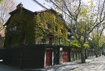 上海思南路半日游【新天地+田子坊石库门+法式街区精讲】【包团产品，与向导随心交流，轻松自在，将武康路前世今生为你缓缓道来】