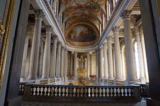 典型的巴洛克风格立柱和圆顶 凡尔赛宫