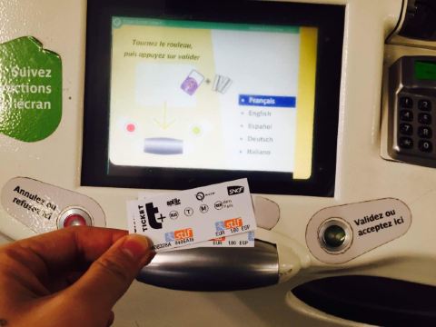 巴黎地铁票  1.8欧  city里随便坐  到任何地方都是1.