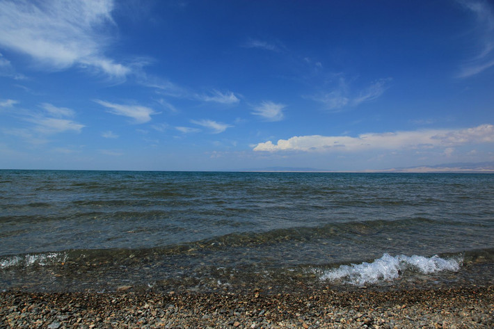 青海湖 青海湖,中國最大的鹹水湖,內陸湖.