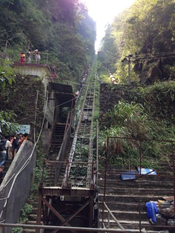 广东大峡谷虽不比科罗拉多,但仍是广东一最,只有天梯让人苦不堪言.