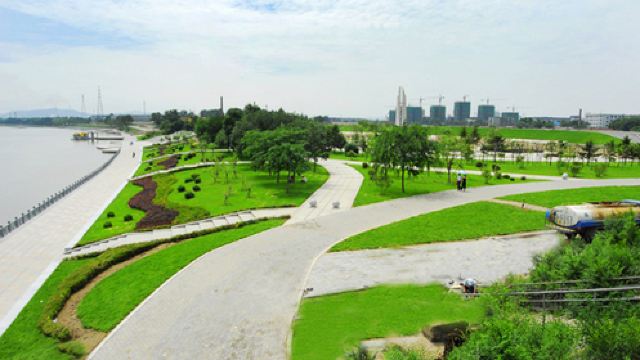 6分 (29條點評) 31 太子河風景區沿途遍植花草樹木,綠化良好.