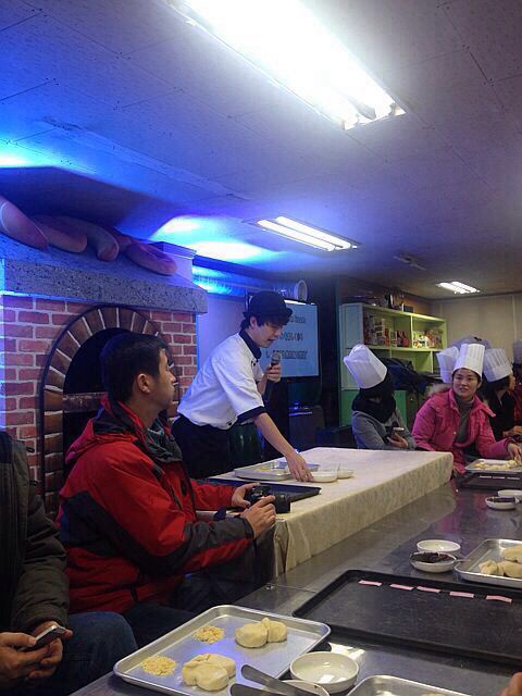 汉江游轮面包秀