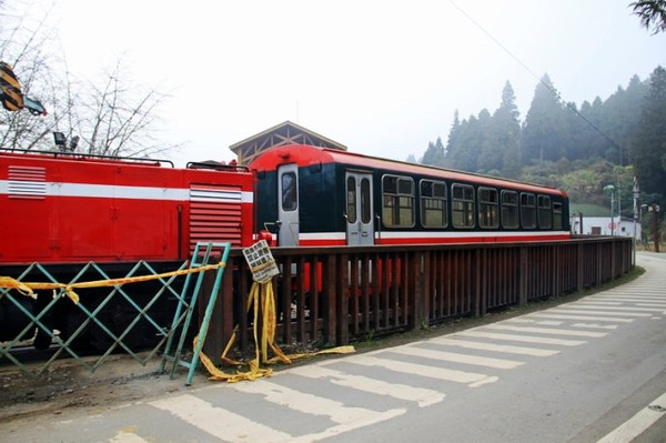 怎么找到火车的餐车 80d94a514cec47ae916579434187906f_R_600_10000_Q90.jpg
