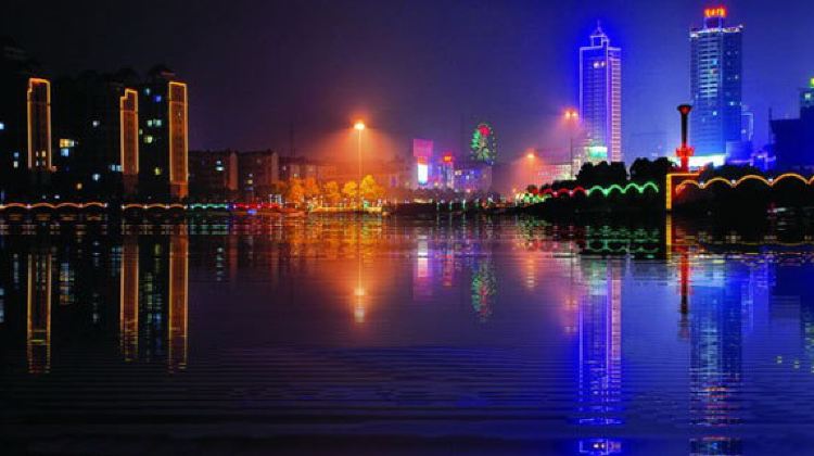 岳阳楼区gdp2018_岳阳楼区商场(2)