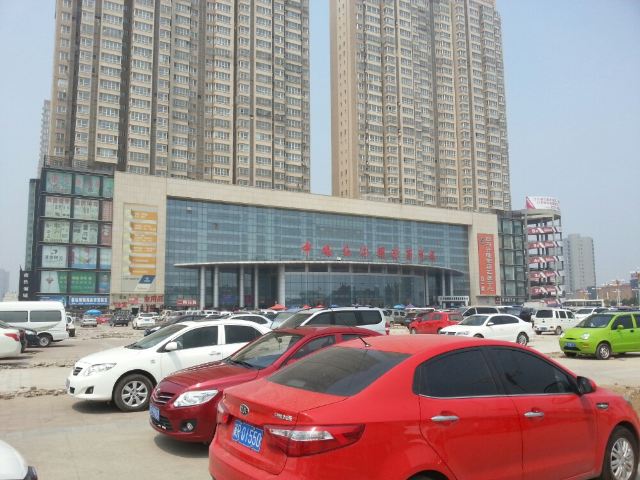 无奈来到中国白沟国际商贸城,名头很大,其实就是小商品市场