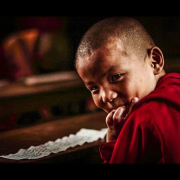 这些小沙弥,脸上随时都挂着笑容