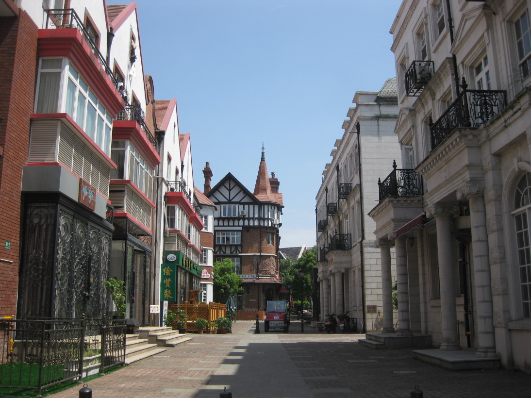 松江香薇玫瑰庄园,佘山,广富林遗址,泰晤士小镇两日游