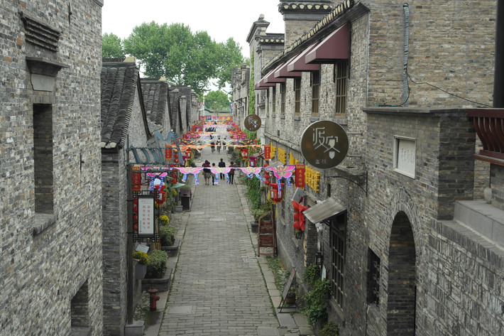 bb2409637be04d13b123a953a325e599_R_710_10000_Q90.jpg