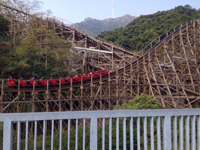 木质过山车