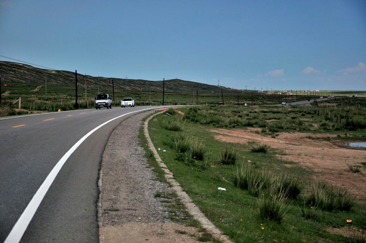 道路 远方,朦胧的远方道路,一个人道路图片_大山谷图库