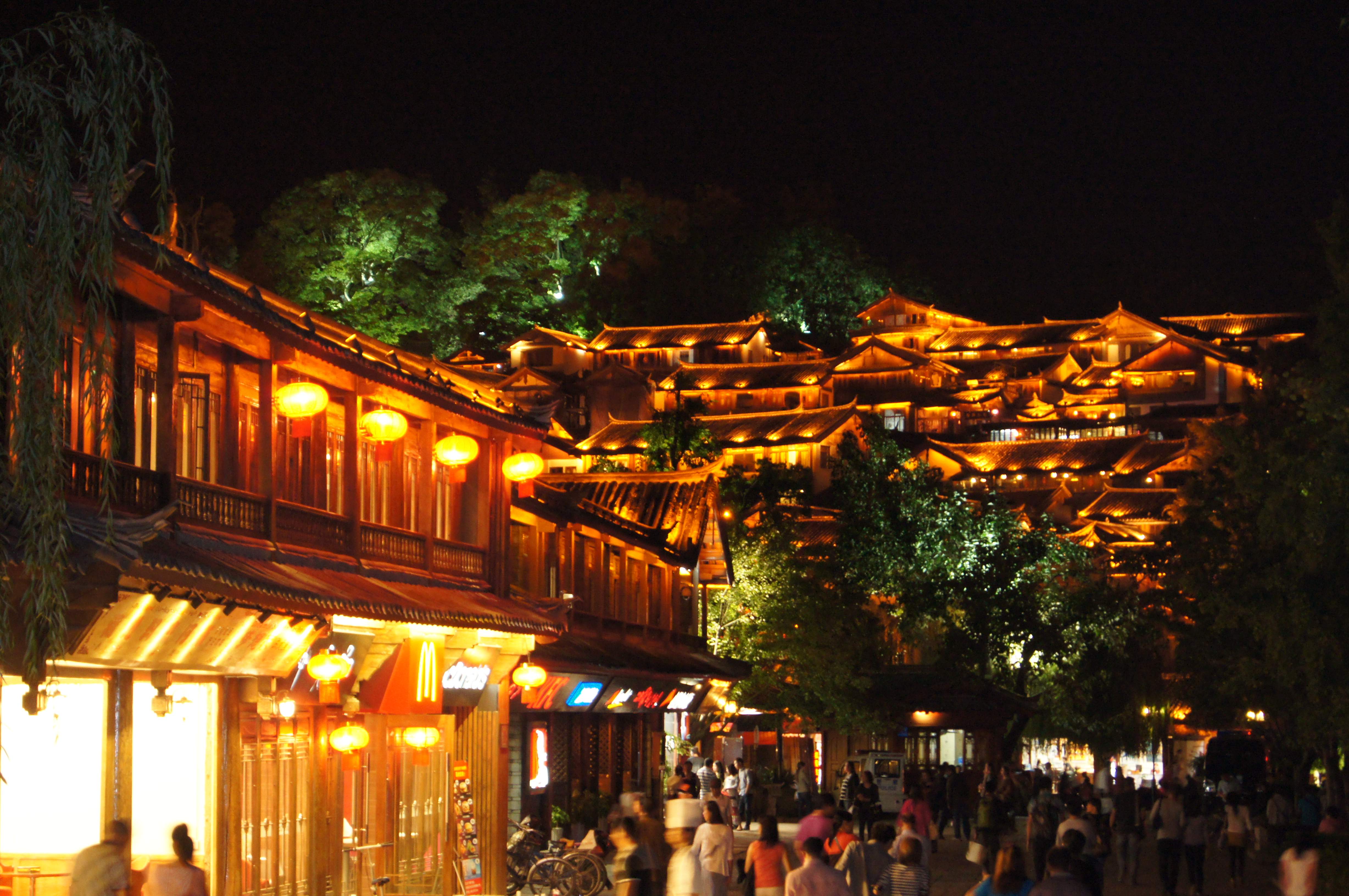 丽江古城夜景真实图片