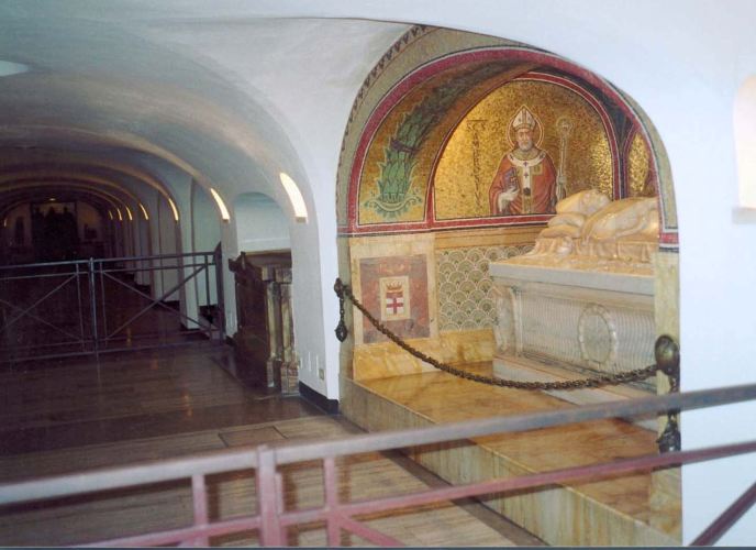 圣彼得大教堂地下墓室图片